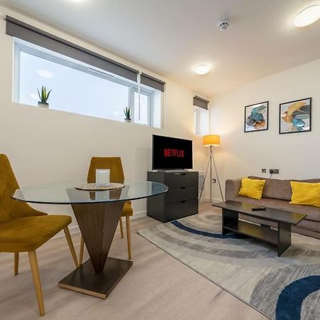 Spacious newly built studio in Golders Green Londen Buitenkant foto